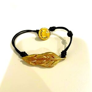 Chloe and Isabel golden leaf bracelet
